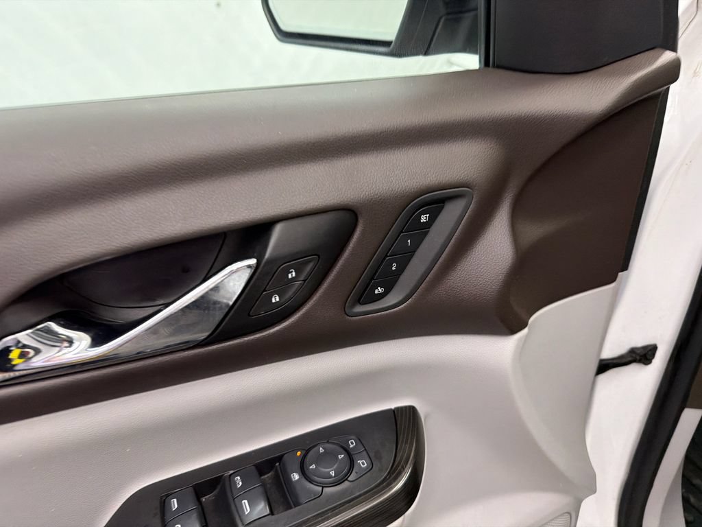 Used 2017 GMC Acadia SLT w/ LPO, Cargo Package FWD image 12