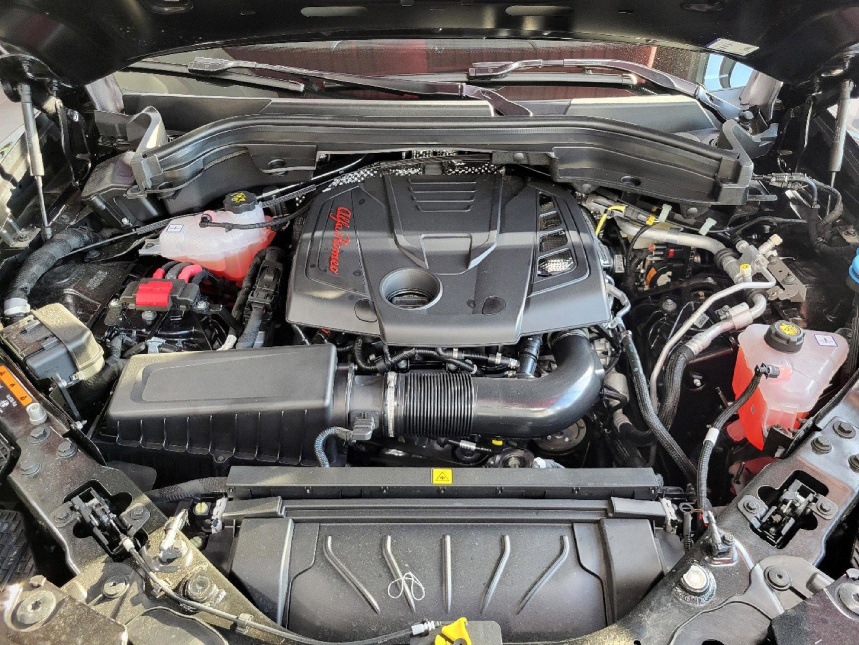 New 2025 Alfa Romeo Stelvio Sprint image 99