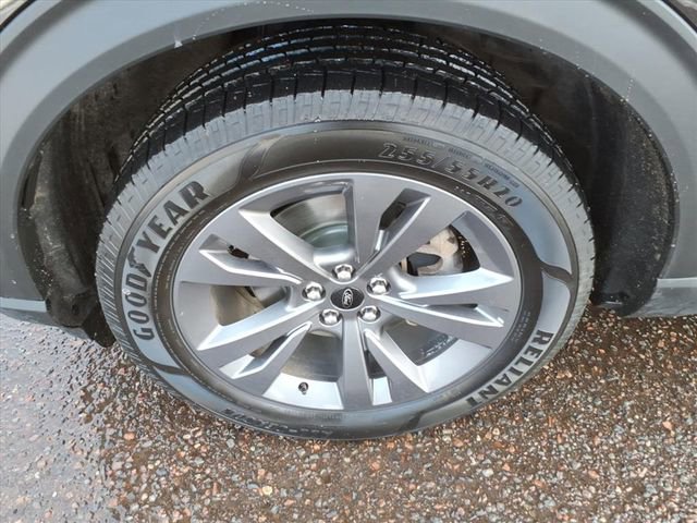 Used 2021 Ford Explorer XLT w/ Equipment Group 202A image 9