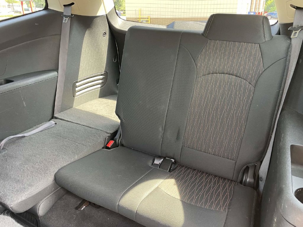 Used 2015 Chevrolet Traverse LT AWD/4WD image 13