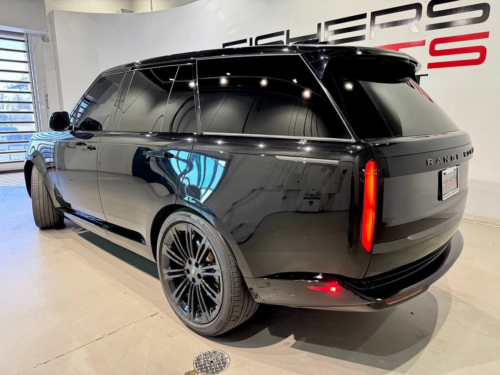 Used 2025 Land Rover Range Rover SE AWD/4WD image 5
