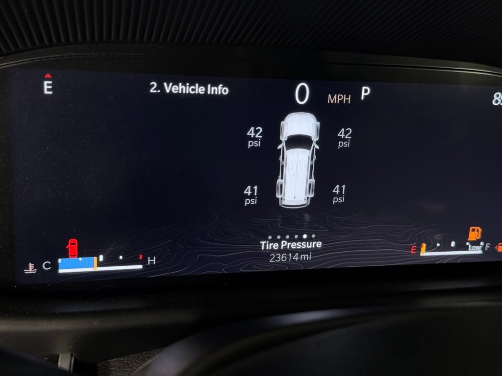 Used 2024 Jeep Wagoneer 2WD image 16