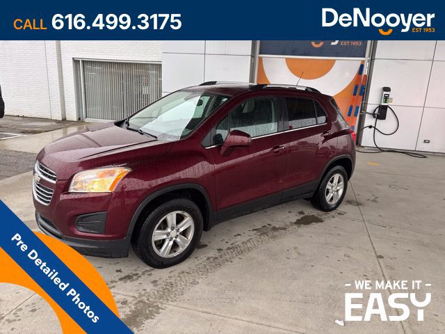 Used 2016 Chevrolet Trax LT w/ LT Convenience Package AWD/4WD image 1