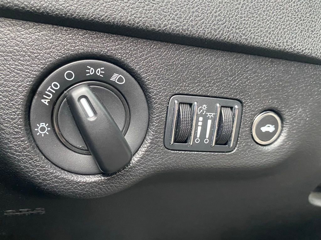 Used 2023 Dodge Charger SXT image 24