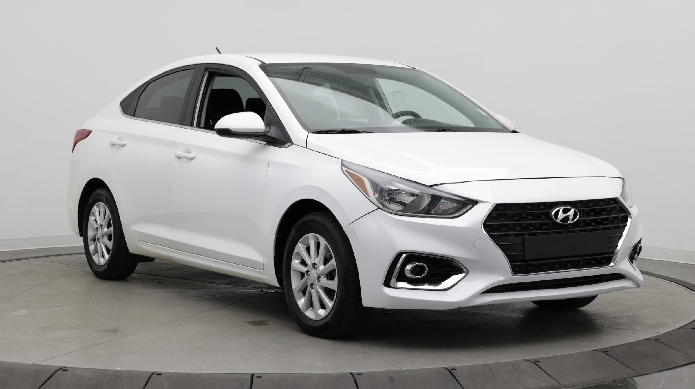 Used 2022 Hyundai Accent SEL FWD image 3