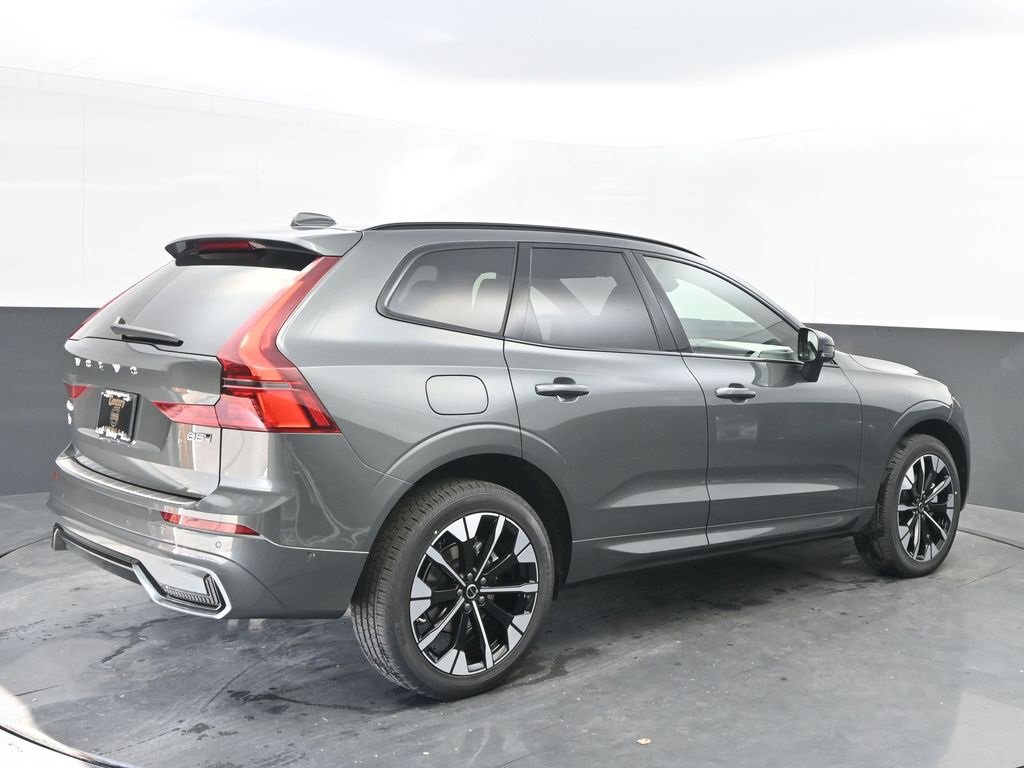 New 2026 Volvo XC60 B5 Plus w/ Climate Package image 7