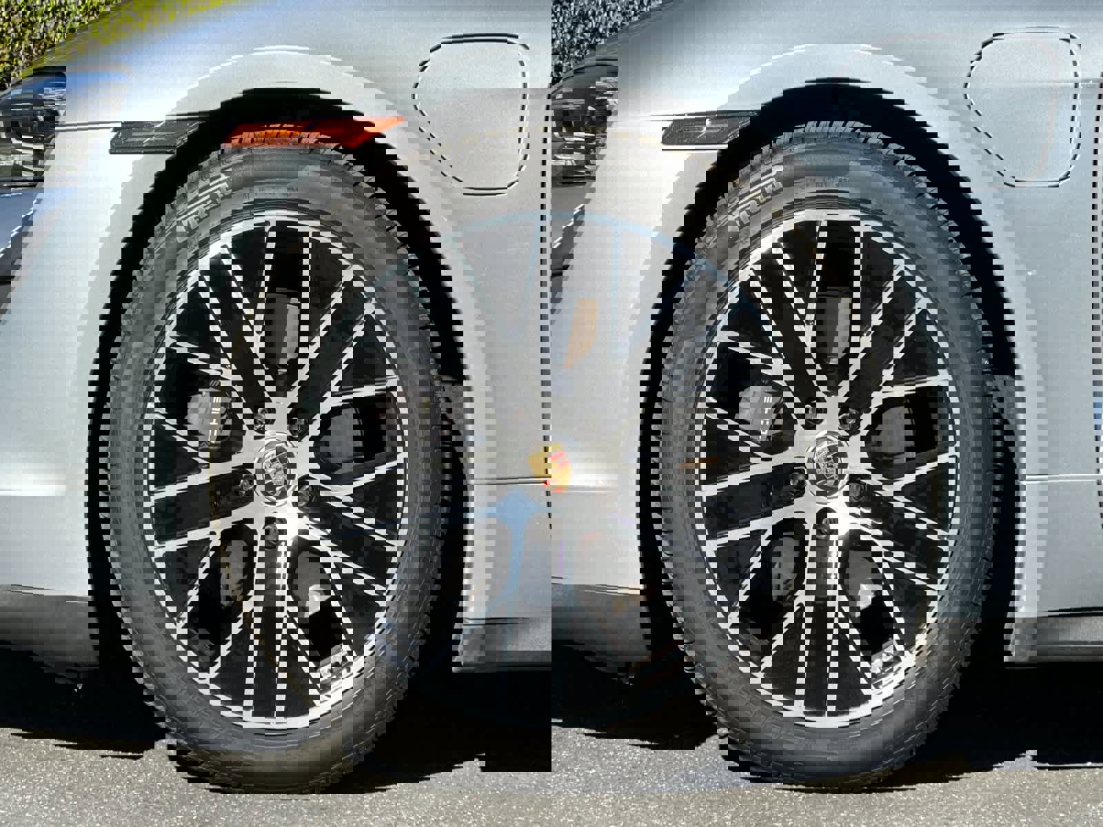 Used 2022 Porsche Taycan image 29