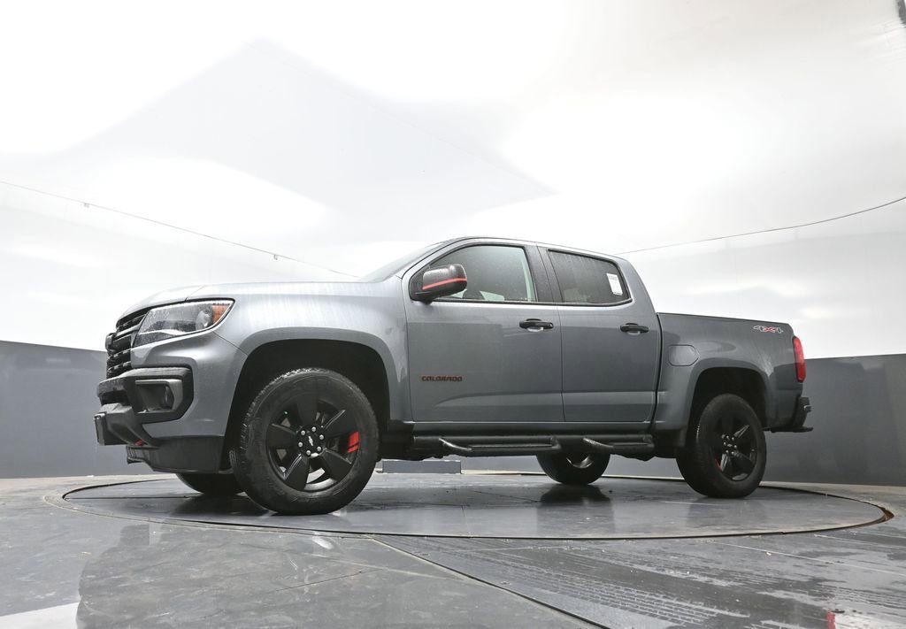 Used 2022 Chevrolet Colorado LT w/ Redline Special Edition image 28
