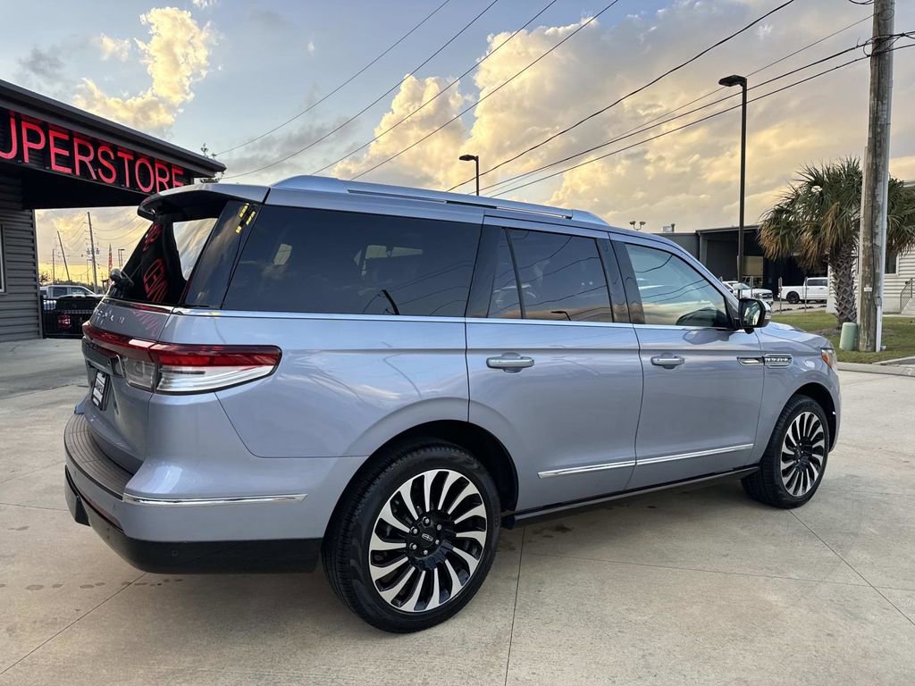 Used 2024 Lincoln Navigator Black Label image 9