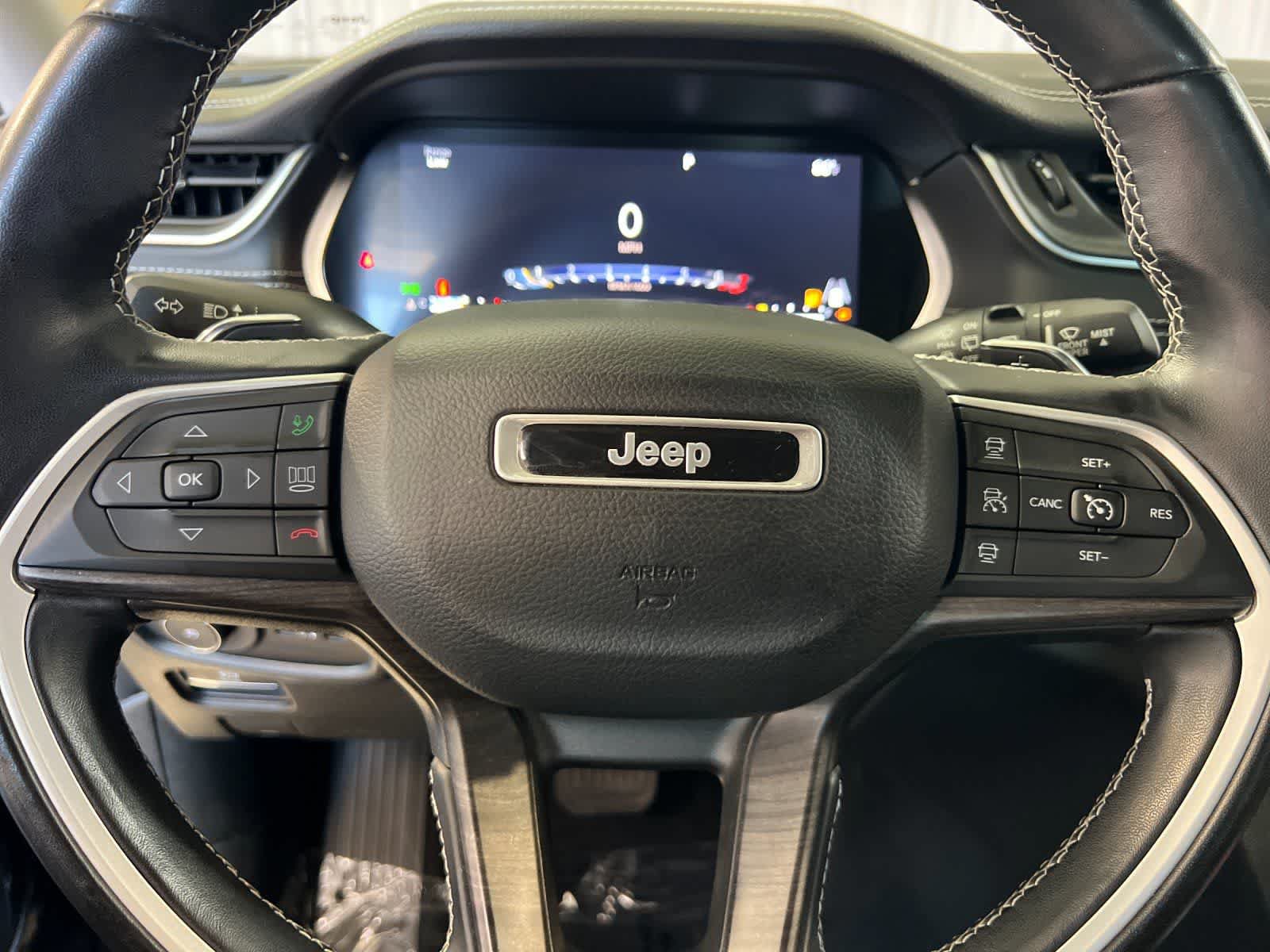 Used 2022 Jeep Grand Cherokee L Limited AWD/4WD image 26