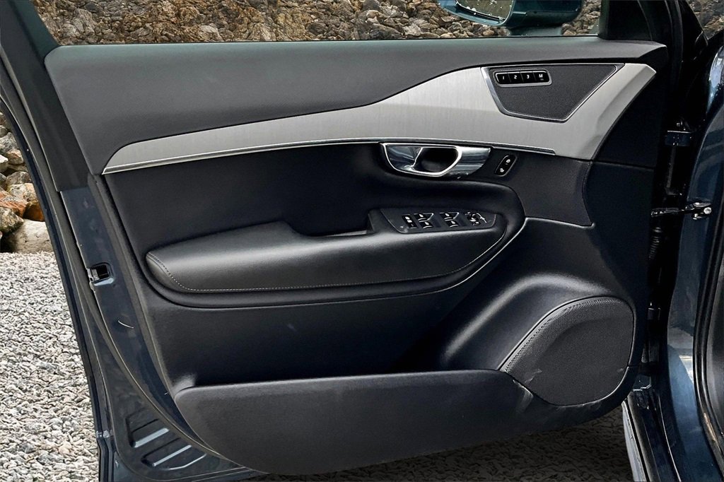 Used 2021 Volvo XC90 T5 Momentum w/ Protection Package Premier image 20