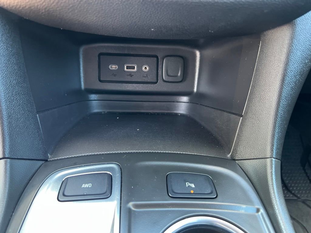 Used 2022 Chevrolet Equinox LT w/ LPO, Floor Liner Package AWD/4WD image 31