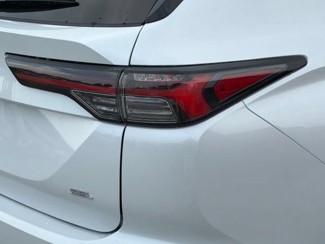 New 2026 Mitsubishi Outlander SEL FWD image 10