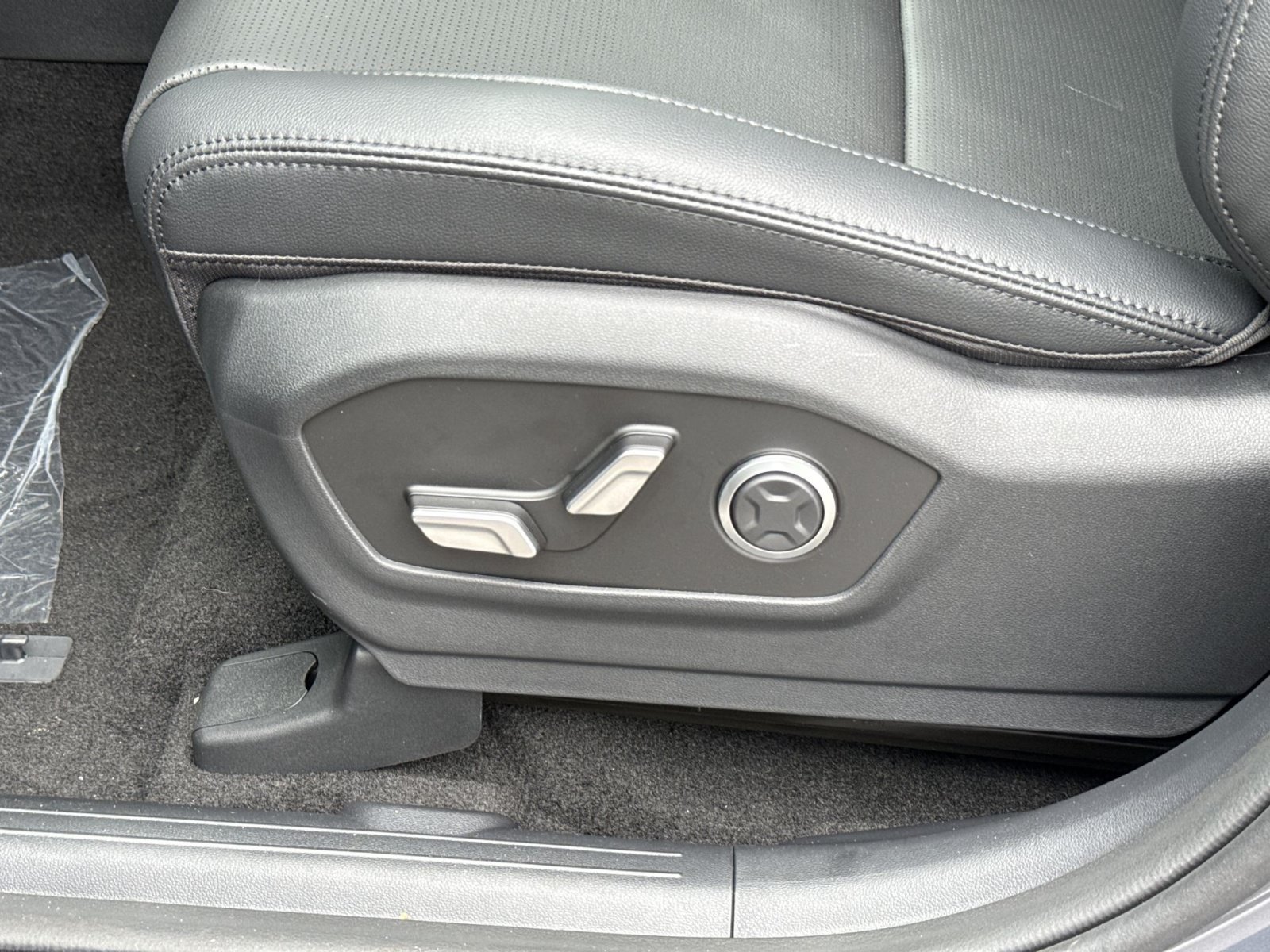 New 2027 Hyundai Santa Fe Limited AWD/4WD image 14