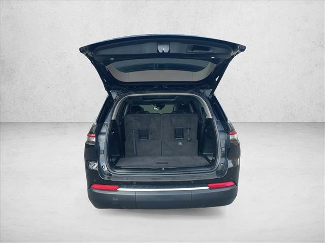 Used 2022 Jeep Grand Cherokee L Limited w/ Luxury Tech Group II image 7