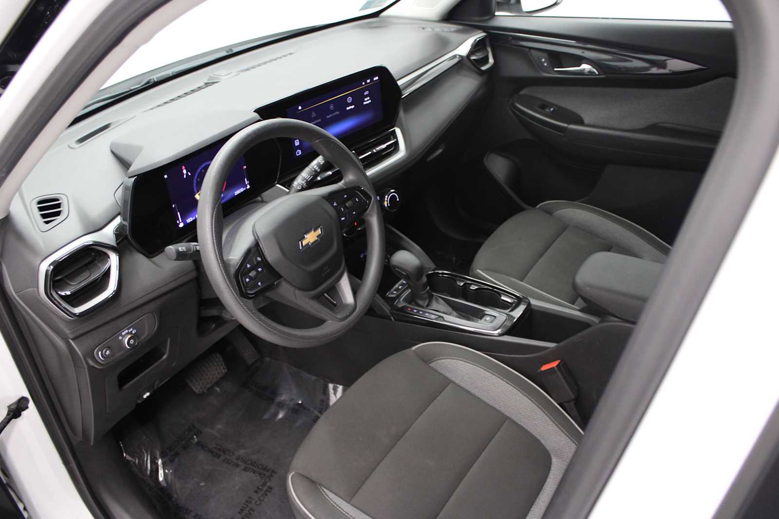 Used 2024 Chevrolet TrailBlazer LT image 5