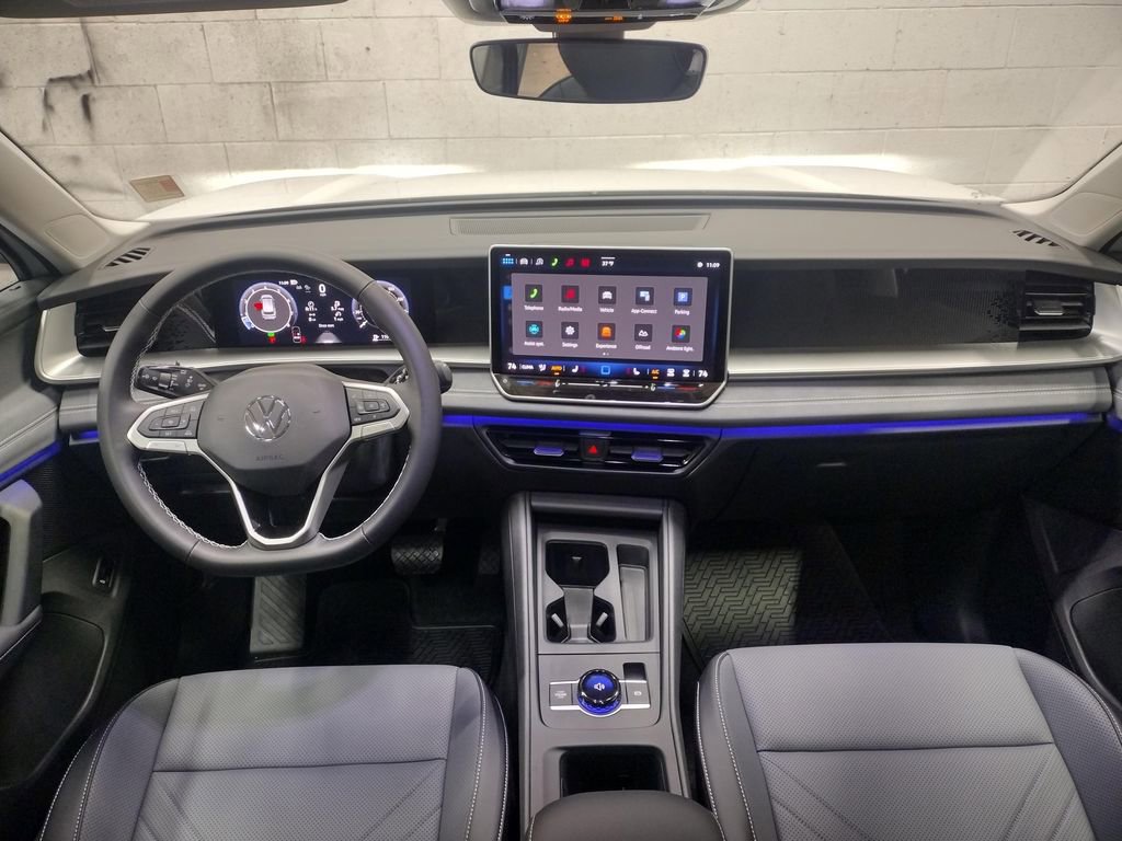 New 2026 Volkswagen Tiguan SE image 36