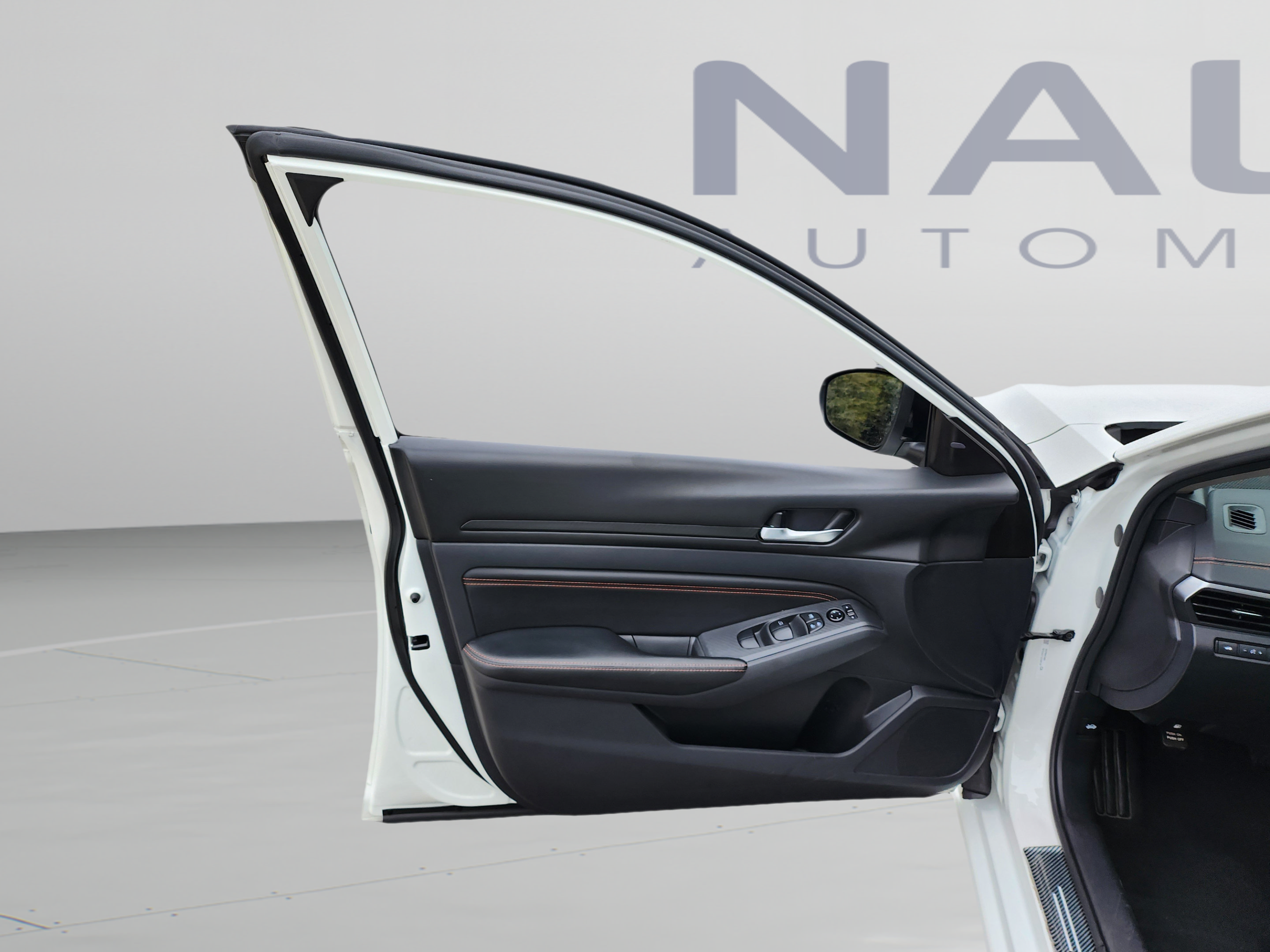 Used 2021 Nissan Altima 2.5 SR w/ SR Premium Package FWD image 9