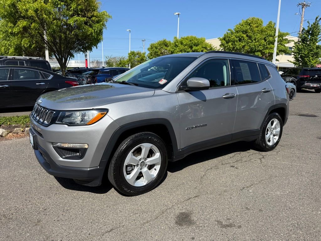 Used 2018 Jeep Compass Latitude w/ Popular Equipment Group FWD image 2