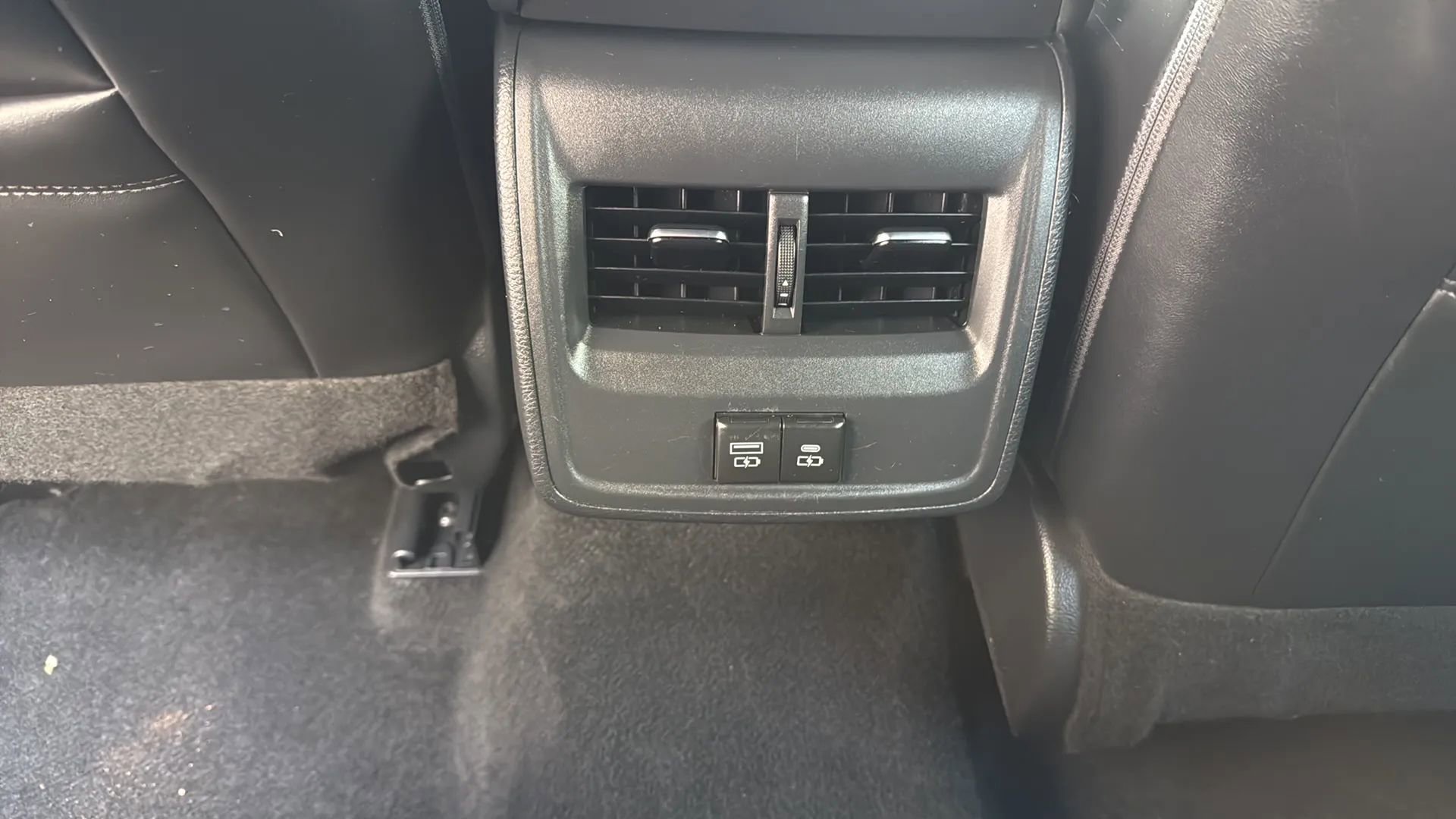 Used 2022 Toyota Avalon XLE FWD image 28