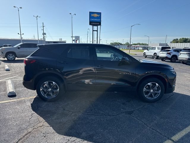 Used 2025 Chevrolet Blazer LT AWD/4WD image 8