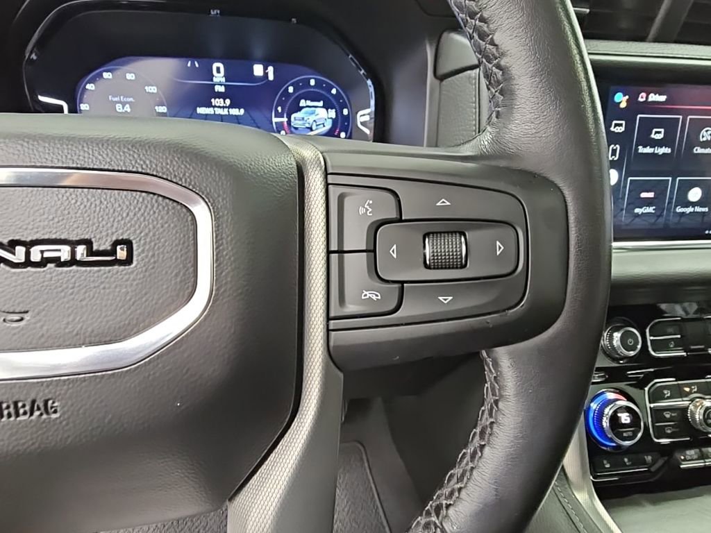 Used 2022 GMC Yukon XL Denali image 28