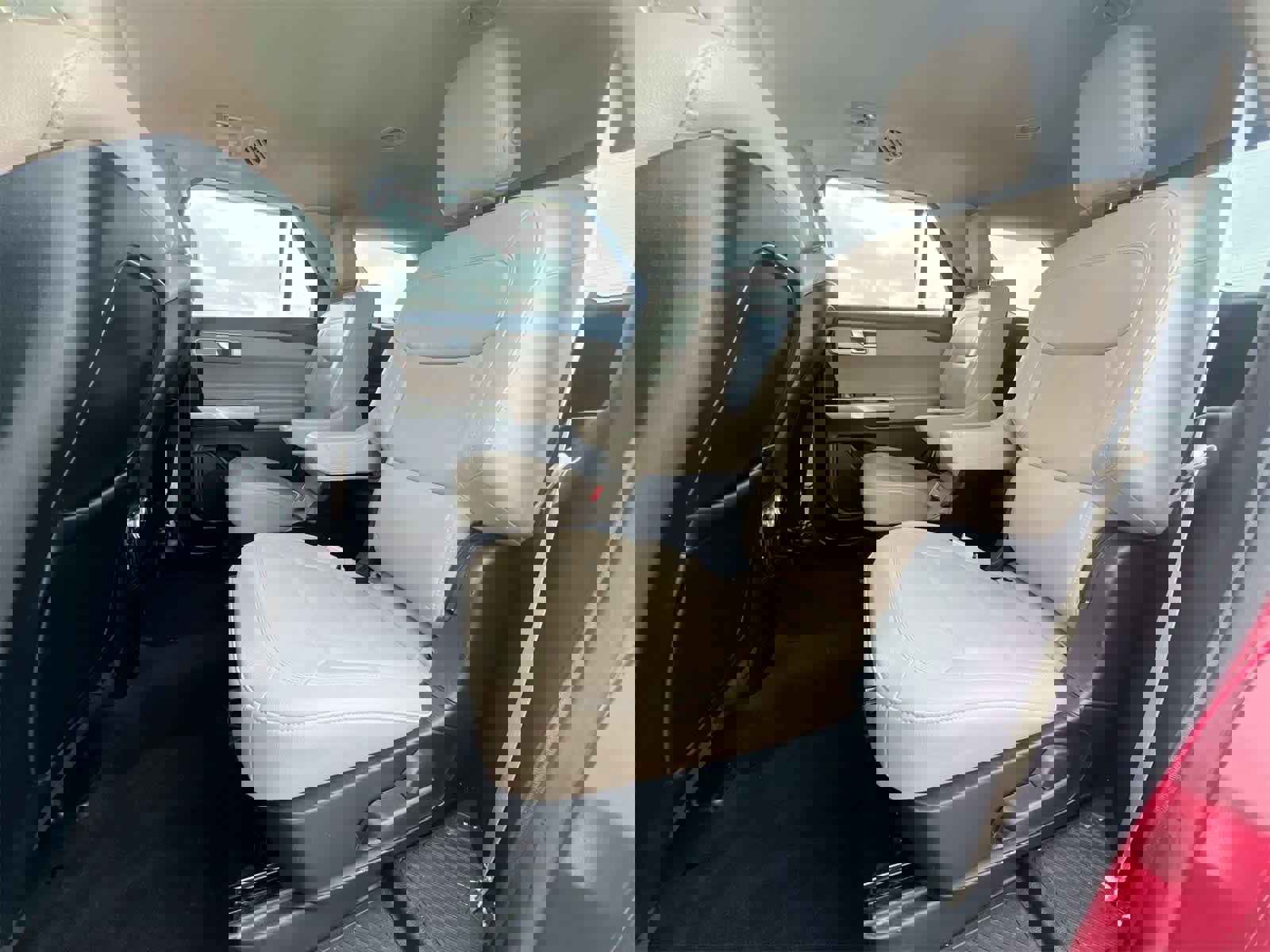 Used 2020 Ford Explorer XLT w/ Equipment Group 202A image 19