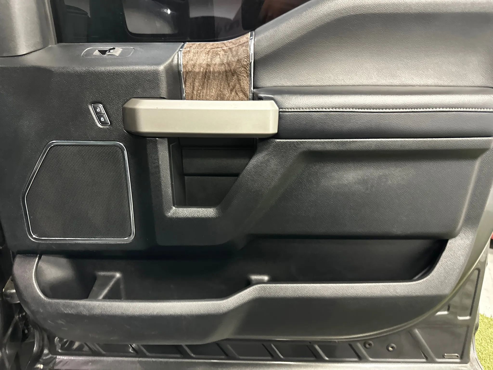 Used 2017 Ford F450 Lariat w/ Lariat Ultimate Package image 26