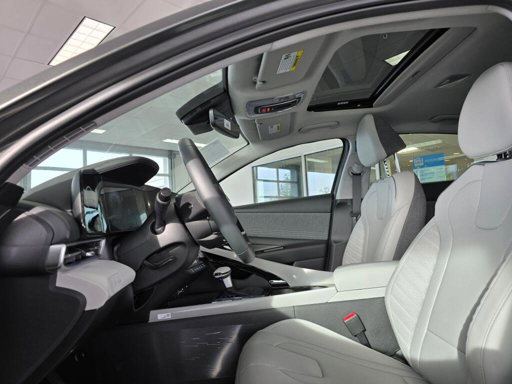 New 2026 Hyundai Elantra Limited FWD image 20