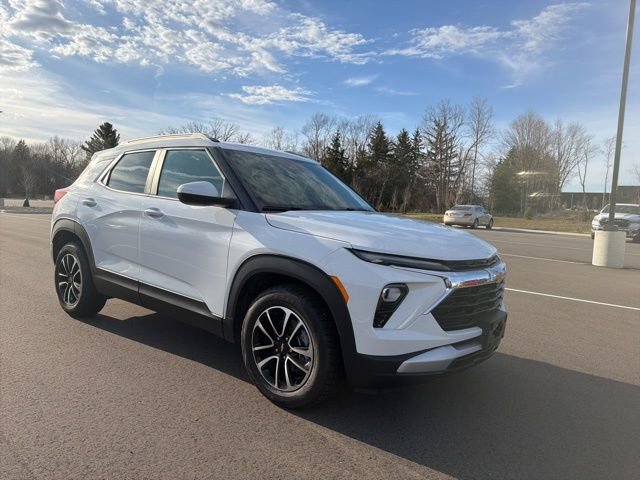Used 2025 Chevrolet TrailBlazer LT image 7