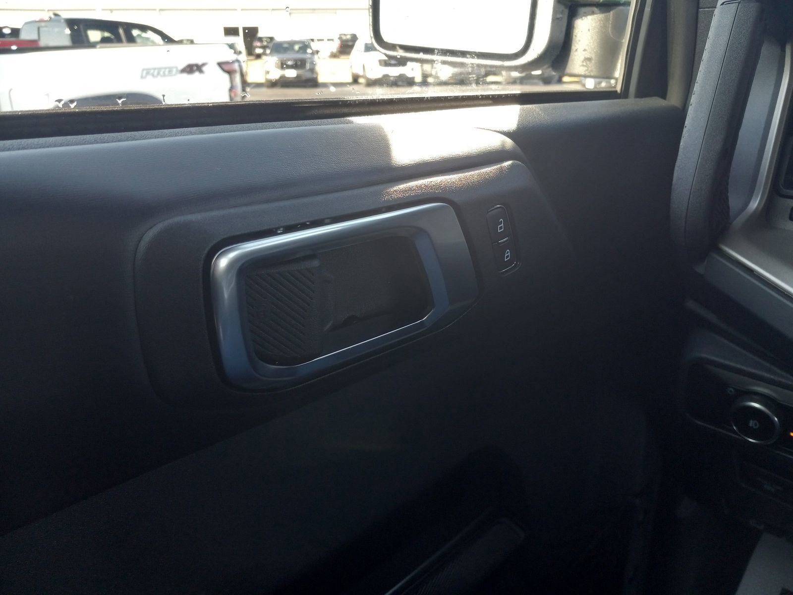 Used 2025 Ford Bronco Outer Banks image 24