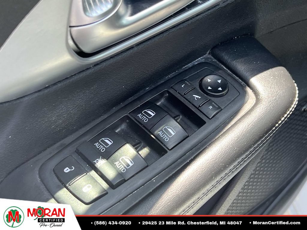 Used 2019 Chrysler Pacifica Limited w/ S Appearance Package FWD image 19