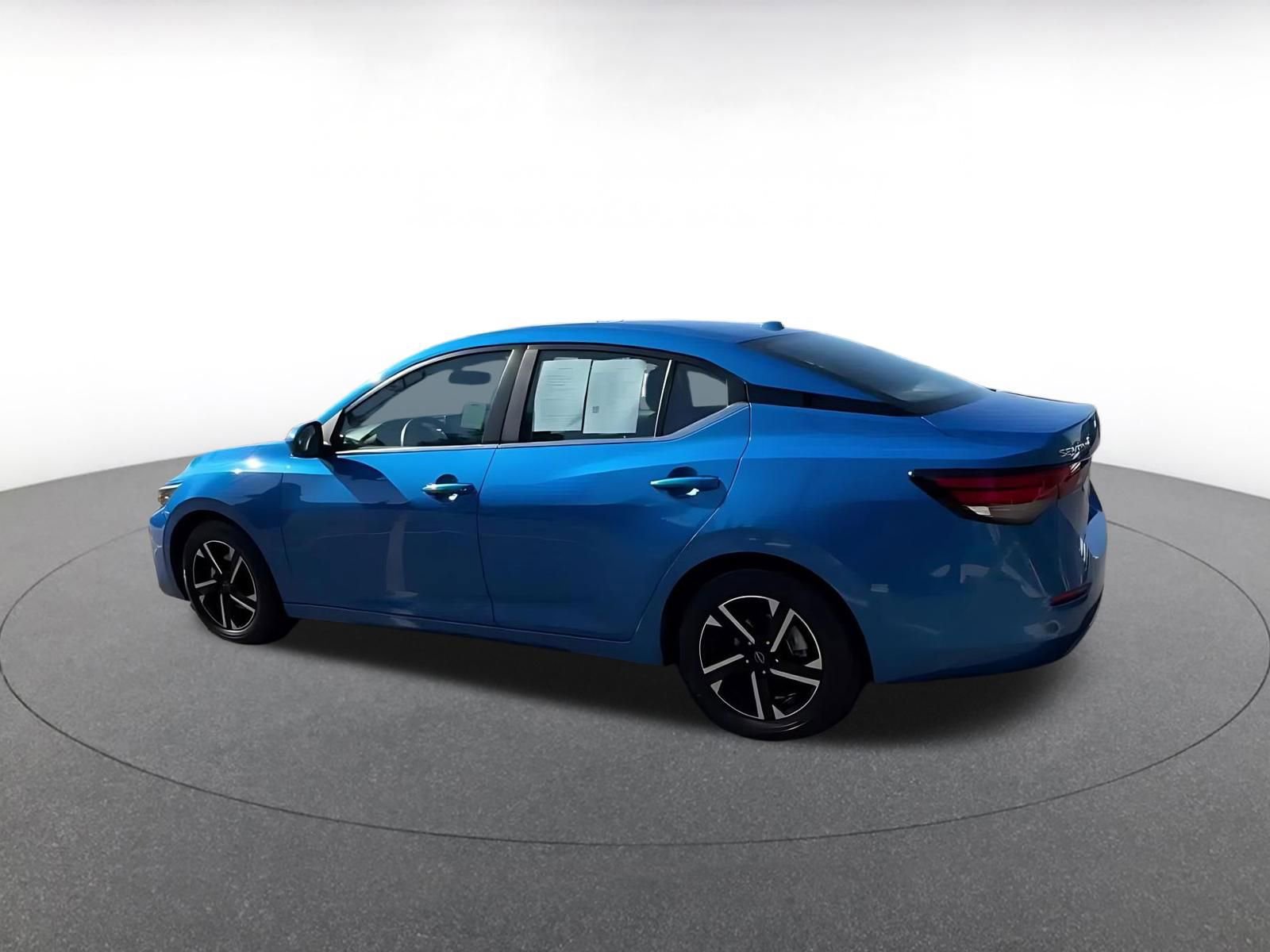 Used 2025 Nissan Sentra SV FWD image 10