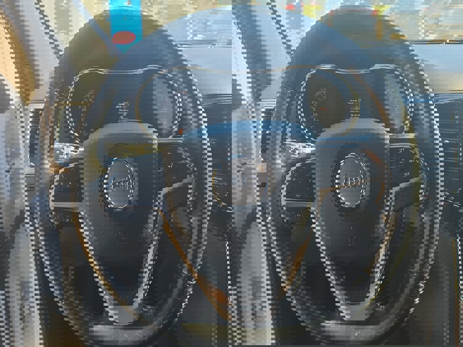 Used 2020 Jeep Grand Cherokee Laredo w/ 18" Wheel & 8.4" Radio Group image 16