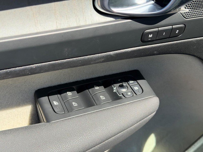 Certified 2024 Volvo XC40 B5 Plus w/ Climate Package AWD/4WD image 10