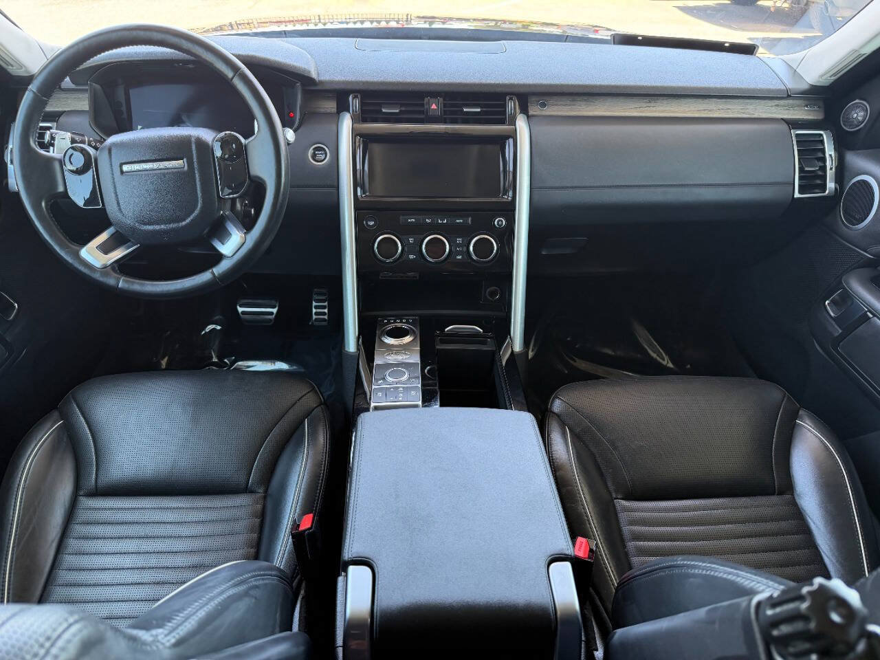 Used 2020 Land Rover Discovery HSE AWD/4WD image 17