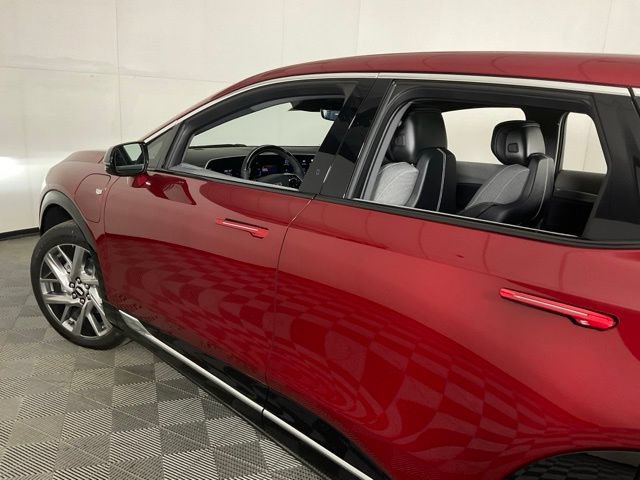 New 2026 Cadillac Optiq Luxury 1 w/ LPO, Floor Liner Package AWD/4WD image 33