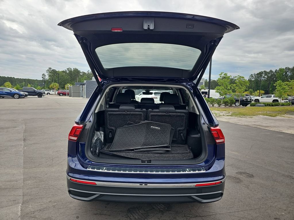 Used 2024 Volkswagen Tiguan Wolfsburg Edition FWD image 18