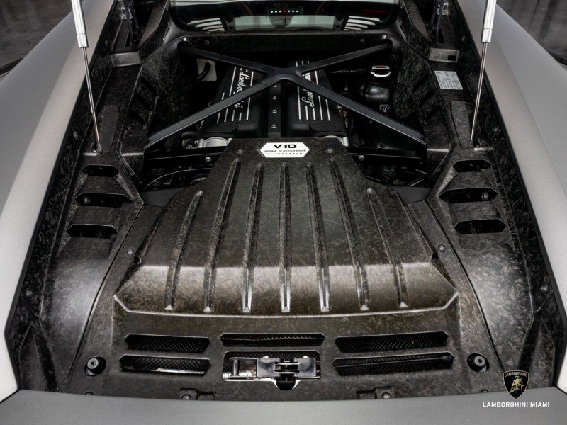 Used 2017 Lamborghini Huracan LP 610-4 image 13