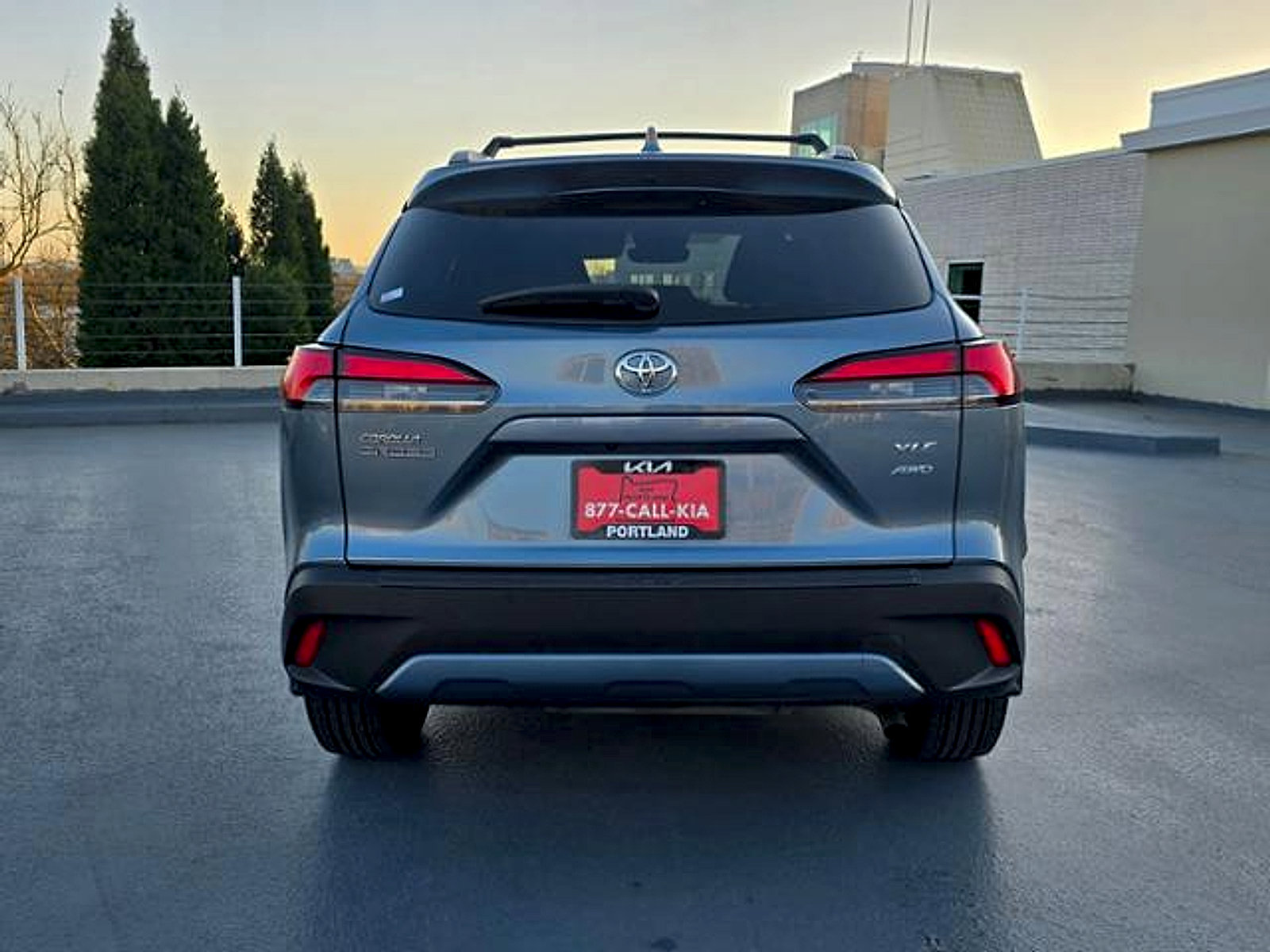 Used 2023 Toyota Corolla Cross XLE image 4