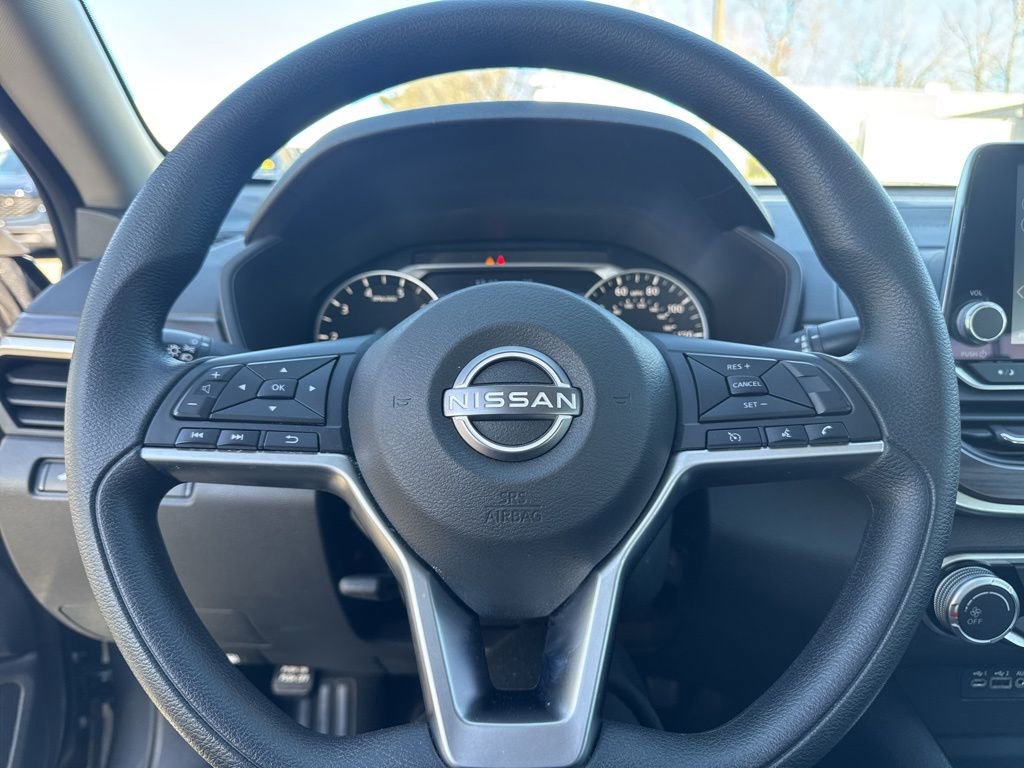 Used 2024 Nissan Altima 2.5 SV image 21