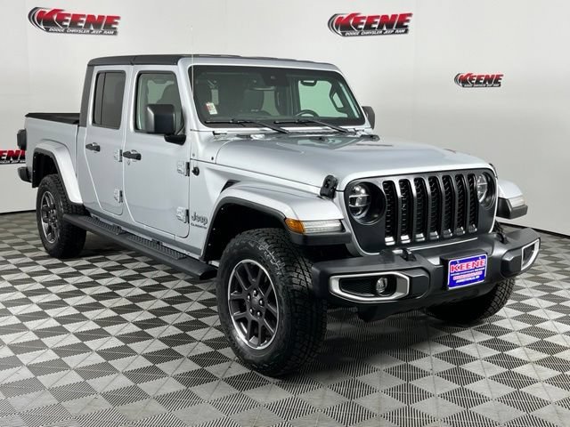 Used 2022 Jeep Gladiator Overland w/ Popular Equipment Package AWD/4WD image 2