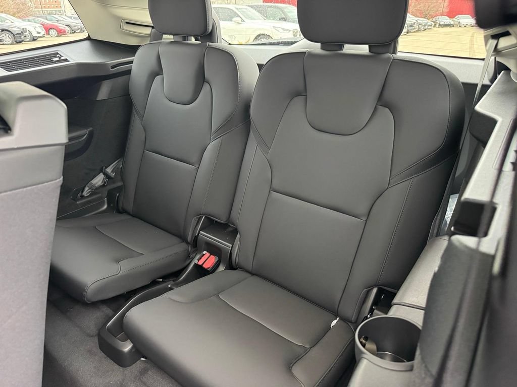 New 2026 Volvo XC90 T8 Plus w/ Protection Package Premier AWD/4WD image 10