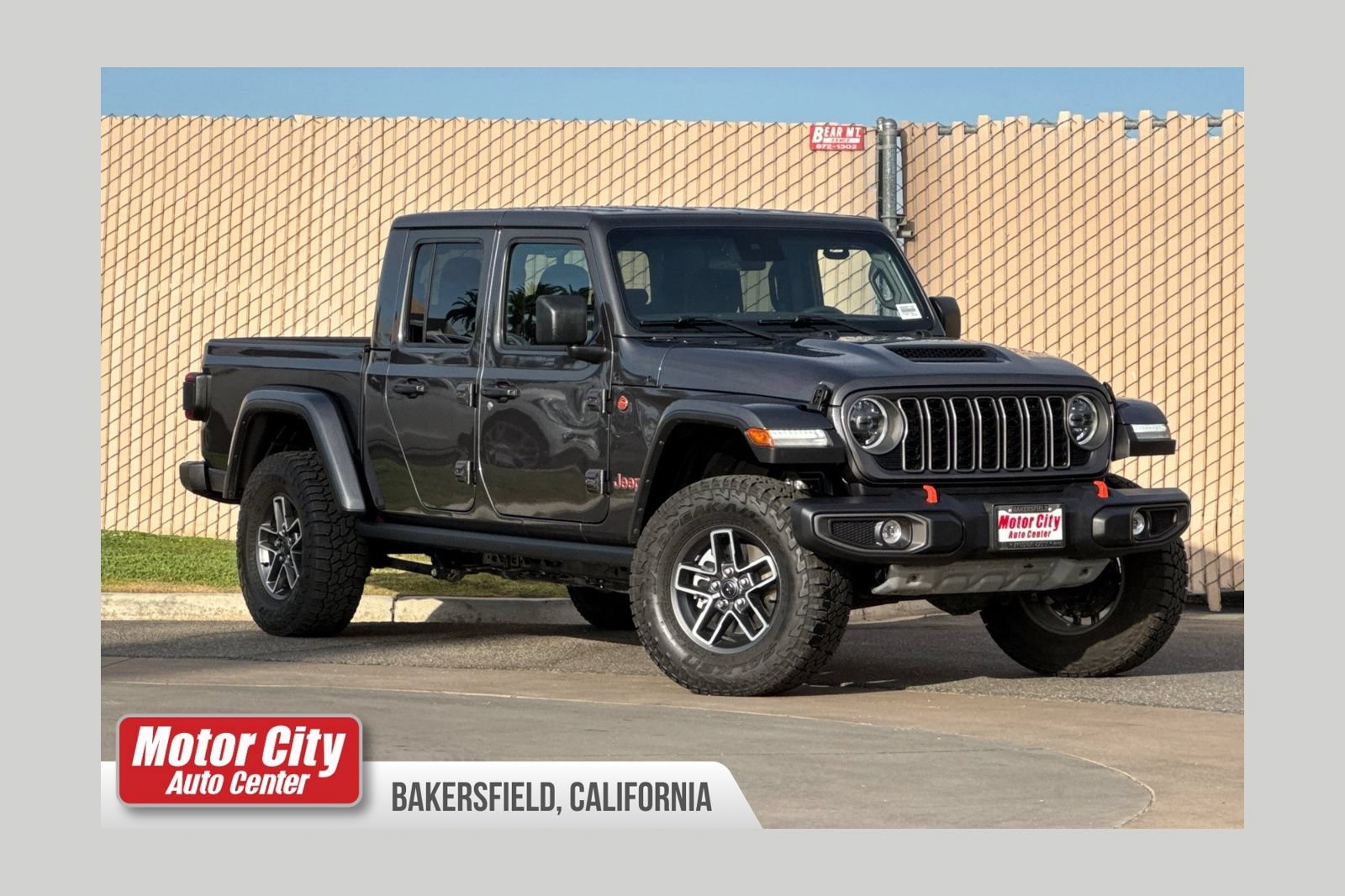 Used 2025 Jeep Gladiator Mojave w/ Convenience Group
