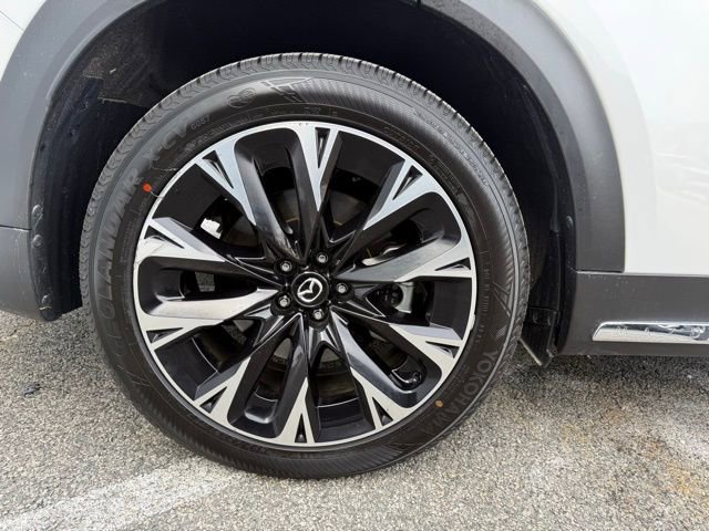 Used 2024 MAZDA CX-90 Plug-In Hybrid w/ Premium Plus image 13