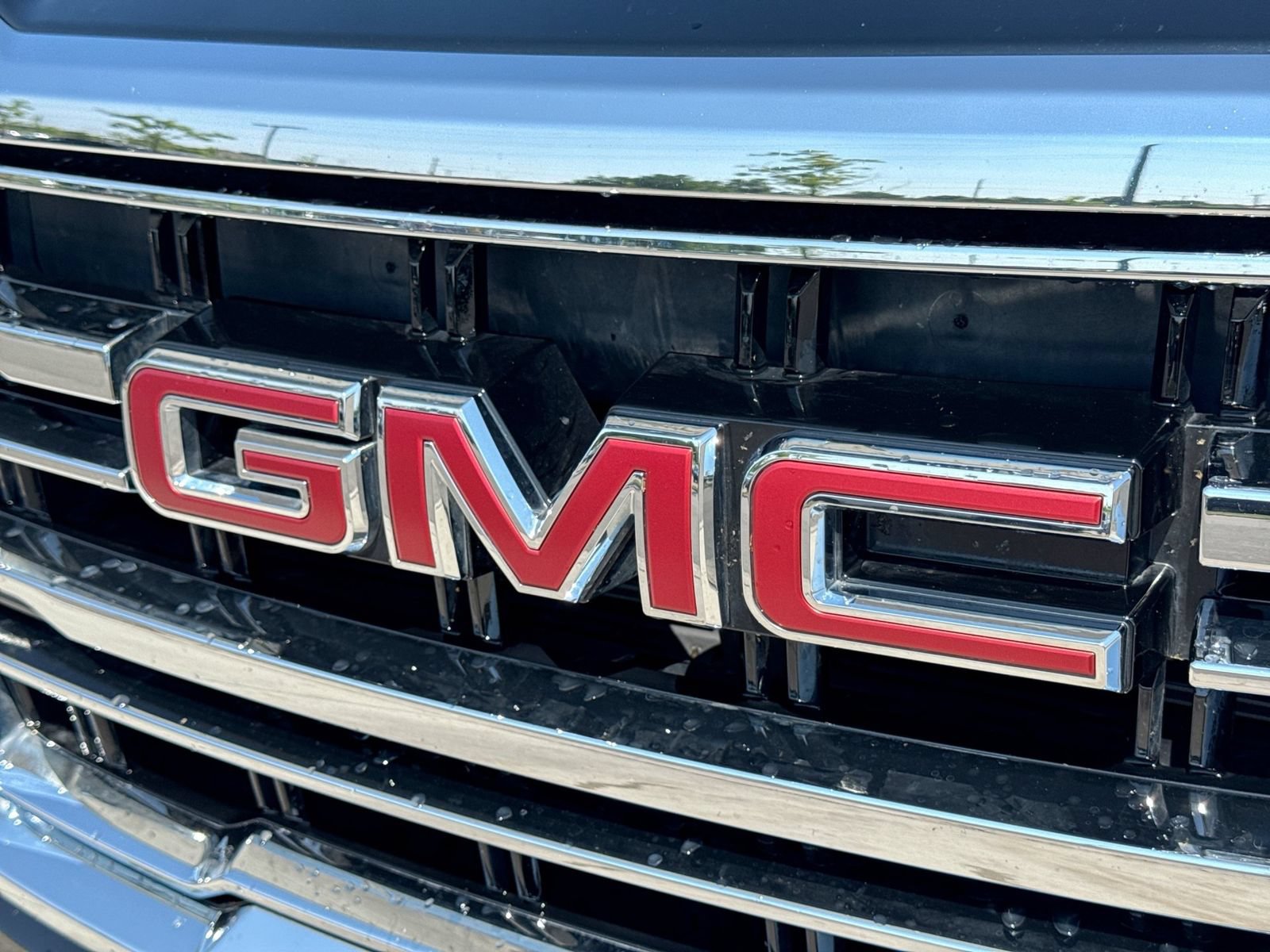 Used 2023 GMC Yukon SLT AWD/4WD image 14