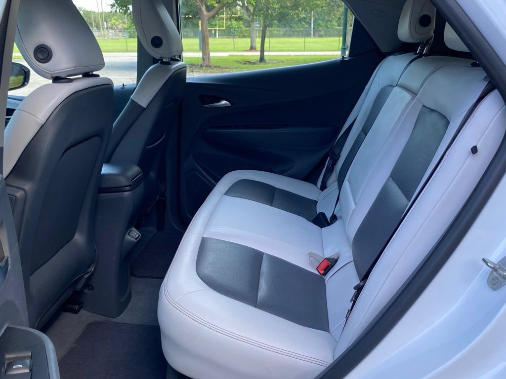 Used 2018 Chevrolet Bolt Premier w/ Driver Confidence II Package FWD image 18
