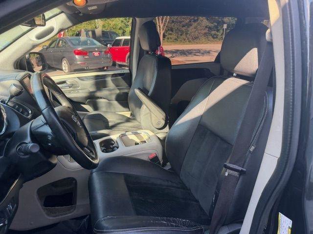 Used 2018 Dodge Grand Caravan SXT FWD image 16