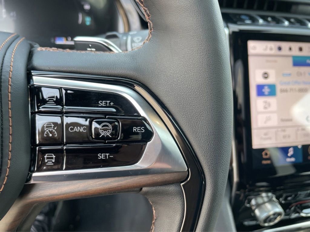 Used 2023 Jeep Grand Cherokee Summit image 28