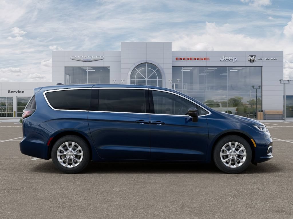 New 2025 Chrysler Pacifica Select AWD/4WD image 21
